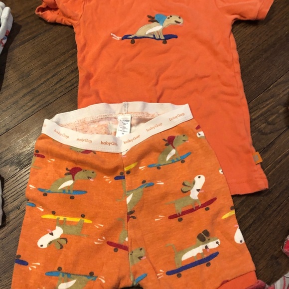 3 pairs Boys long & short pjs 3t 🦖 🎸 🐕 🛹 - Picture 3 of 5